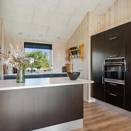 Casa vacanze Bright And Stylish Near Gjerrild *